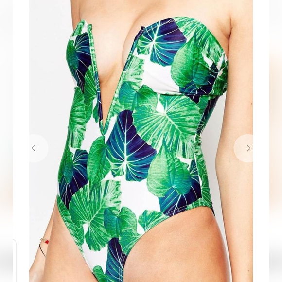 Wolf & Whistle Palm Plunge Swimsuit - Picture 2 of 8